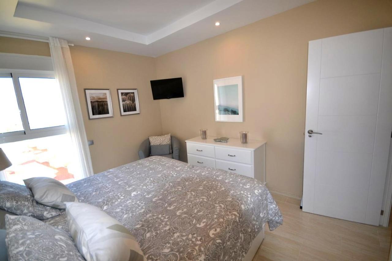 Appartement Fuengirola. Bonito En Paseo Maritimo. Espectaculares Vistas Al Mar. Primera Linea Fuengirola